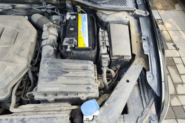 Used Volkswagen Magotan 2023 2 Million Units Limited Edition 330TSI DSG Leading Version Engine Bay Left