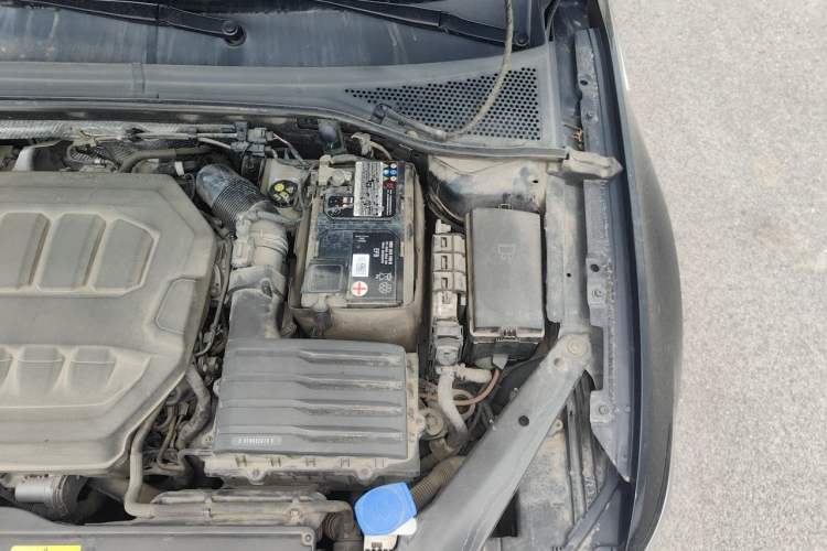Used Volkswagen Magotan 2023 2 Million Units Limited Edition 330TSI DSG Leading Version Engine Bay Left