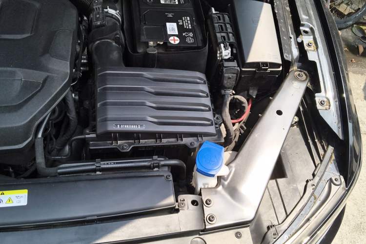 Used Volkswagen Magotan 2023 2 Million Units Limited Edition 330TSI DSG Leading Version Engine Bay Left