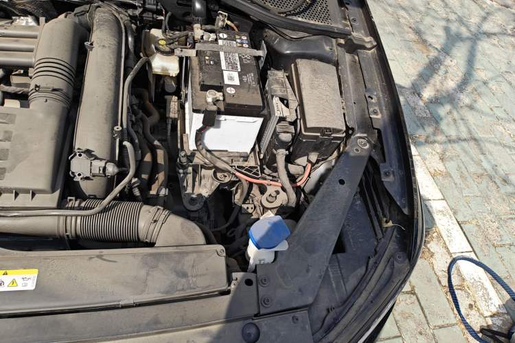 Used Volkswagen Magotan 2023 2 Million Units Limited-Edition 280TSI DSG Comfort Version Engine Bay Left