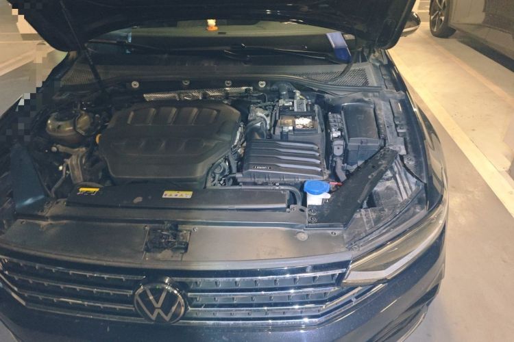 Used Volkswagen Magotan 2023 2 Million Units Commemorative Edition 330TSI DSG Luxury Version Engine Bay Left