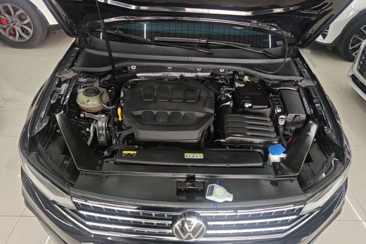 Used Volkswagen Magotan 2023 2 Million Units Commemorative Edition 330TSI DSG Luxury Version Engine Bay