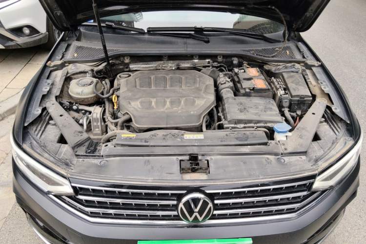 Used Volkswagen Magotan 2023 2 Million Units Limited Edition 330TSI DSG Leading Version Engine Bay