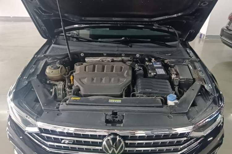 Used Volkswagen Magotan 2023 2 Million Units Limited Edition 330TSI DSG Leading Version Engine Bay