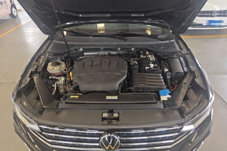 Used Volkswagen Magotan 2023 2 Million Units Limited Edition 330TSI DSG Leading Version Engine Bay