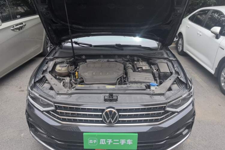 Used Volkswagen Magotan 2023 2 Million Units Limited Edition 330TSI DSG Leading Version Engine Bay