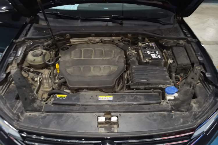 Used Volkswagen Magotan 2023 2 Million Units Commemorative Edition 330TSI DSG Luxury Version Engine Bay