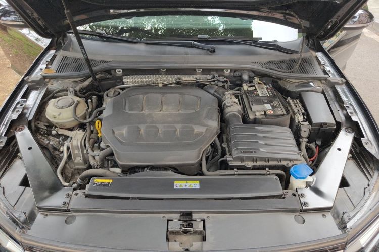 Used Volkswagen Magotan 2023 2 Million Units Commemorative Edition 330TSI DSG Luxury Version Engine Bay