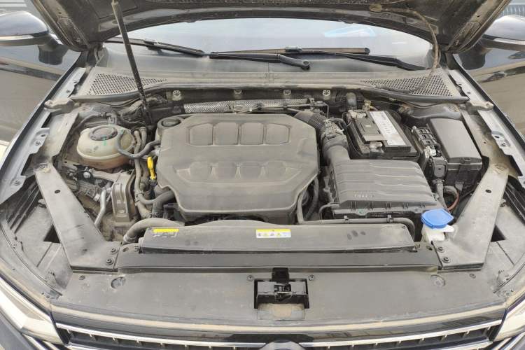 Used Volkswagen Magotan 2023 2 Million Units Commemorative Edition 330TSI DSG Luxury Version Engine Bay