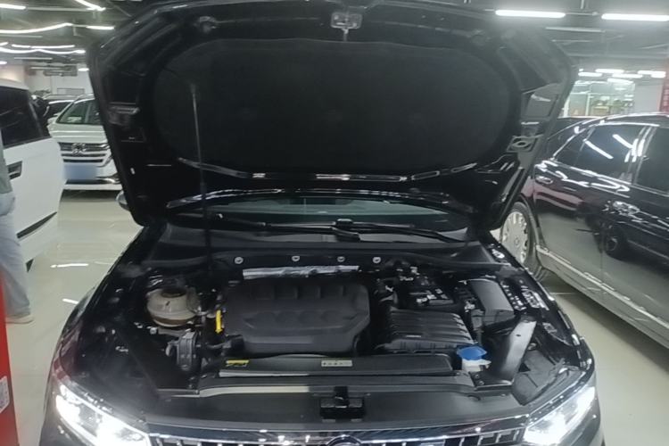 Used Volkswagen Magotan 2023 2 Million Units Commemorative Edition 330TSI DSG Luxury Version Engine Bay