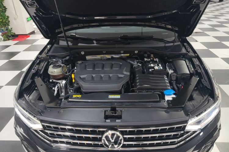 Used Volkswagen Magotan 2023 2 Million Units Commemorative Edition 330TSI DSG Luxury Version Engine Bay