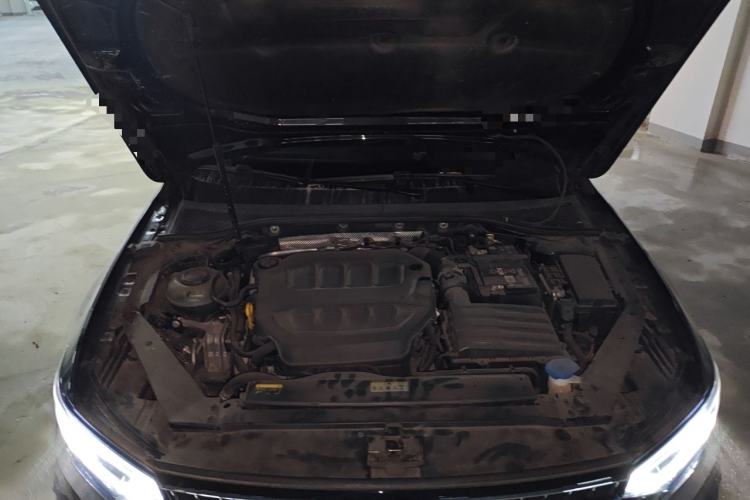 Used Volkswagen Magotan 2023 2 Million Units Commemorative Edition 330TSI DSG Luxury Version Engine Bay