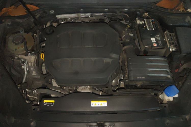 Used Volkswagen Magotan 2023 2 Million Units Commemorative Edition 330TSI DSG Luxury Version Engine Bay