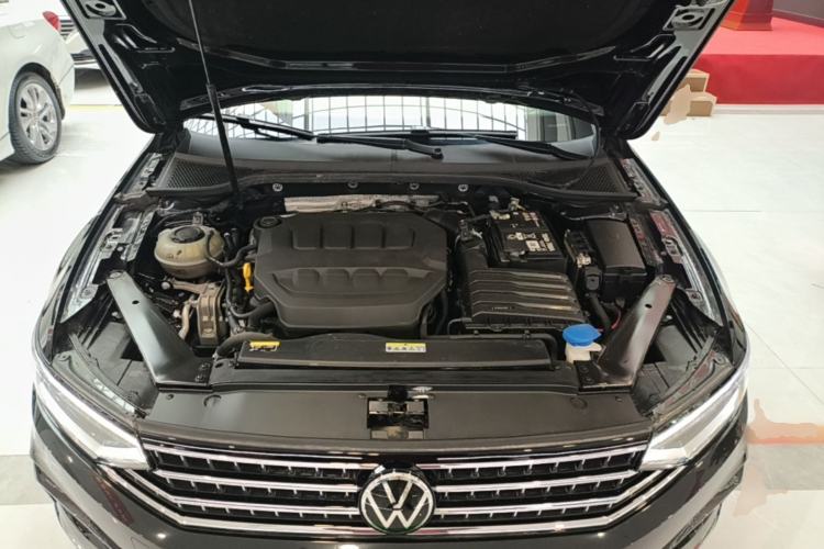 Used Volkswagen Magotan 2023 2 Million Units Commemorative Edition 330TSI DSG Luxury Version Engine Bay