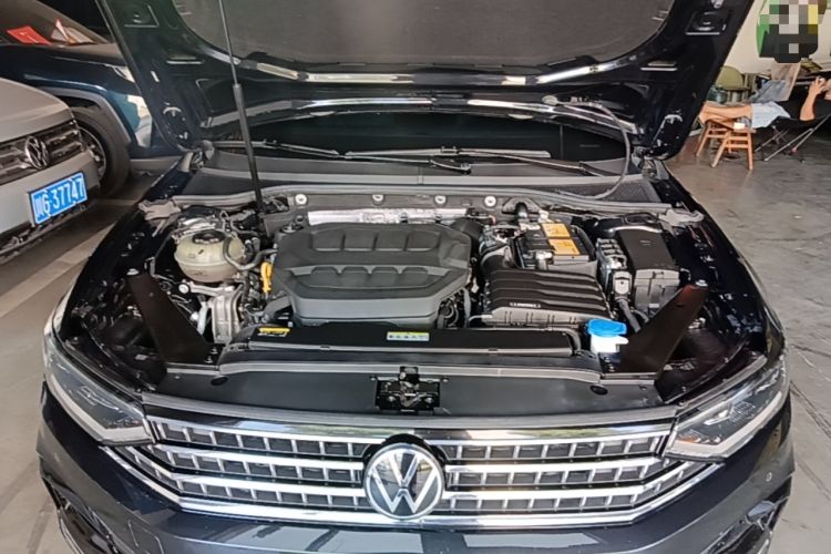 Used Volkswagen Magotan 2023 2 Million Units Limited Edition 330TSI DSG Leading Version Engine Bay