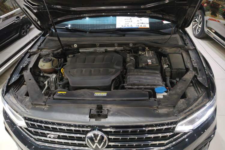 Used Volkswagen Magotan 2023 2 Million Units Limited Edition 330TSI DSG Leading Version Engine Bay