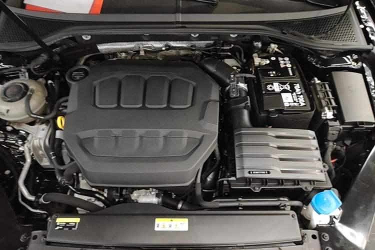 Used Volkswagen Magotan 2023 2 Million Units Commemorative Edition 330TSI DSG Luxury Version Engine Bay