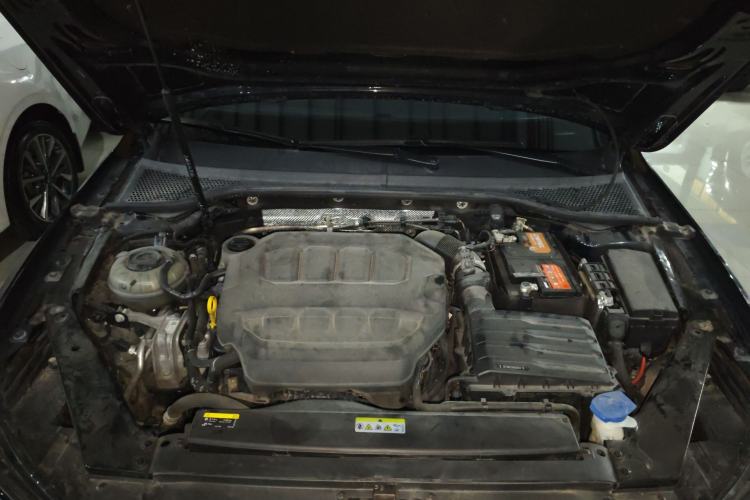 Used Volkswagen Magotan 2023 2 Million Units Commemorative Edition 330TSI DSG Luxury Version Engine Bay