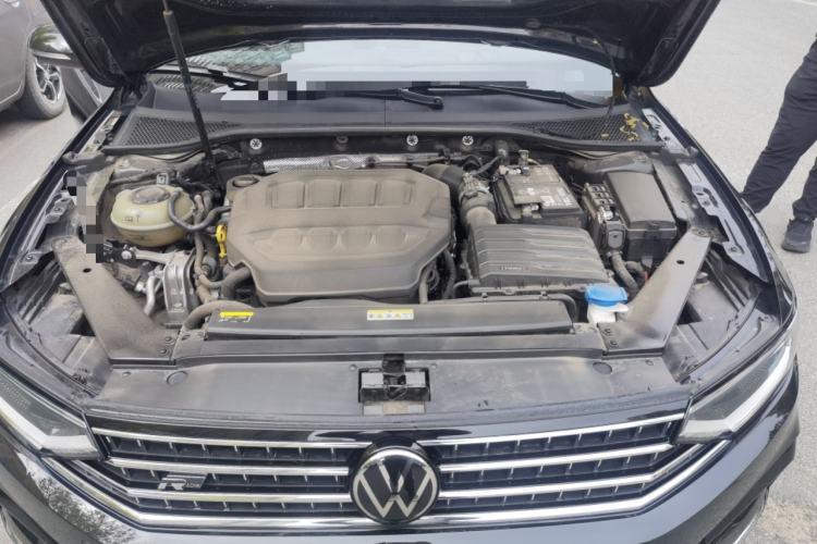 Used Volkswagen Magotan 2023 2 Million Units Commemorative Edition 330TSI DSG Luxury Version Engine Bay