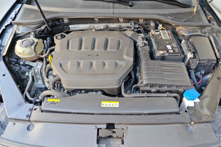 Used Volkswagen Magotan 2023 2 Million Units Limited Edition 330TSI DSG Leading Version Engine Bay