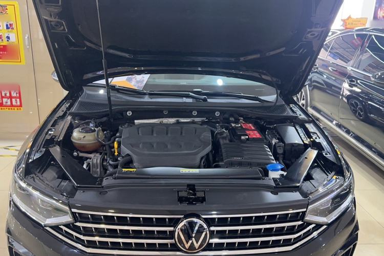 Used Volkswagen Magotan 2023 2 Million Units Commemorative Edition 330TSI DSG Luxury Version Engine Bay