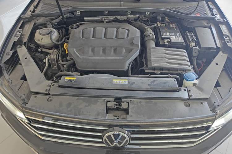 Used Volkswagen Magotan 2023 2 Million Units Commemorative Edition 330TSI DSG Luxury Version Engine Bay