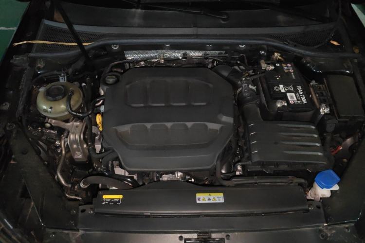 Used Volkswagen Magotan 2023 2 Million Units Commemorative Edition 330TSI DSG Luxury Version Engine Bay