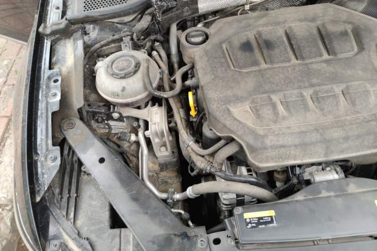 Used Volkswagen Magotan 2023 2 Million Units Limited Edition 330TSI DSG Leading Version Engine Bay Right