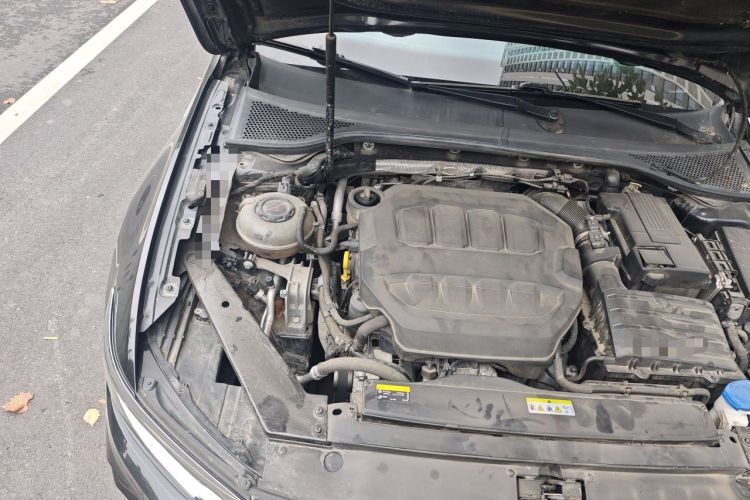 Used Volkswagen Magotan 2023 2 Million Units Commemorative Edition 330TSI DSG Luxury Version Engine Bay Right