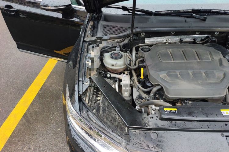 Used Volkswagen Magotan 2023 2 Million Units Limited-Edition 380TSI DSG Flagship Version Engine Bay Right