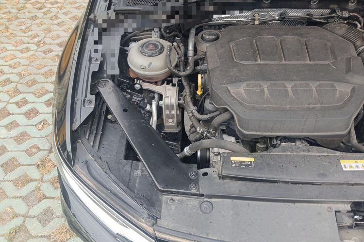 Used Volkswagen Magotan 2023 2 Million Units Commemorative Edition 330TSI DSG Luxury Version Engine Bay Right