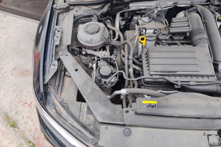 Used Volkswagen Magotan 2023 2 Million Units Limited-Edition 280TSI DSG Comfort Version Engine Bay Right
