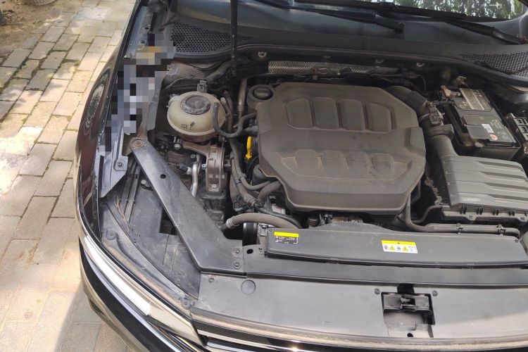 Used Volkswagen Magotan 2023 2 Million Units Commemorative Edition 330TSI DSG Luxury Version Engine Bay Right