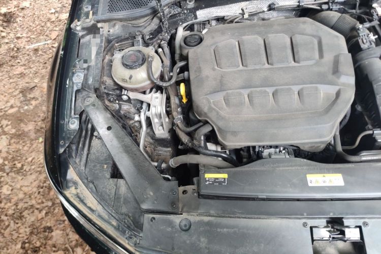 Used Volkswagen Magotan 2023 2 Million Units Limited Edition 330TSI DSG Leading Version Engine Bay Right