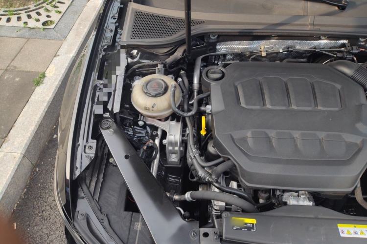 Used Volkswagen Magotan 2023 2 Million Units Limited Edition 330TSI DSG Leading Version Engine Bay Right