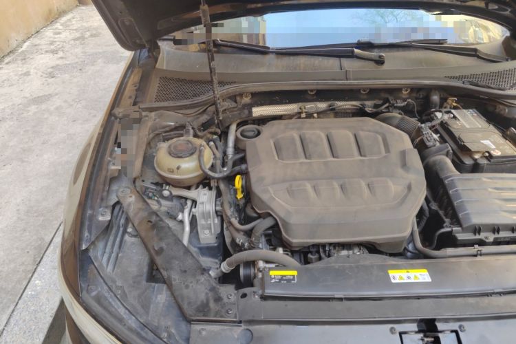 Used Volkswagen Magotan 2023 2 Million Units Commemorative Edition 330TSI DSG Luxury Version Engine Bay Right