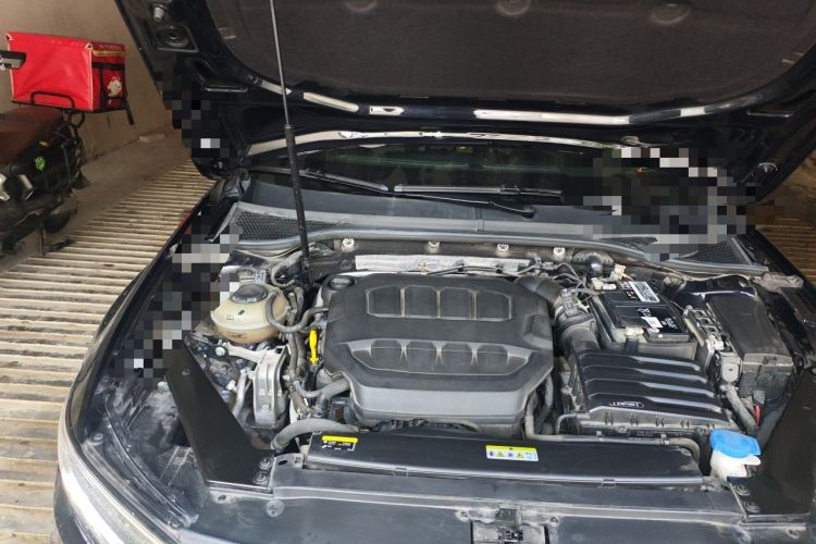 Used Volkswagen Magotan 2023 2 Million Units Commemorative Edition 330TSI DSG Luxury Version Engine Bay Right