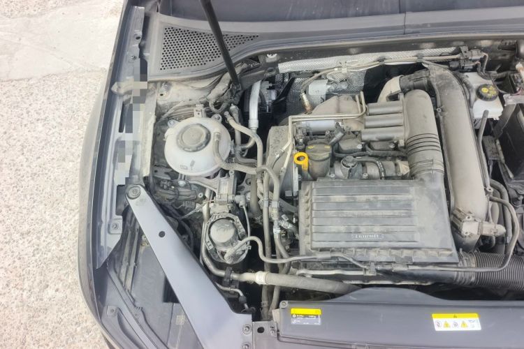 Used Volkswagen Magotan 2023 2 Million Units Limited-Edition 280TSI DSG Comfort Version Engine Bay Right