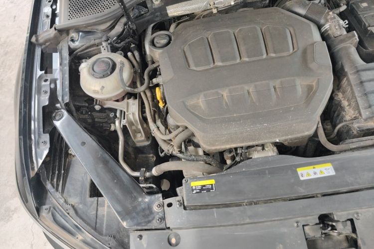 Used Volkswagen Magotan 2023 2 Million Units Commemorative Edition 330TSI DSG Luxury Version Engine Bay Right