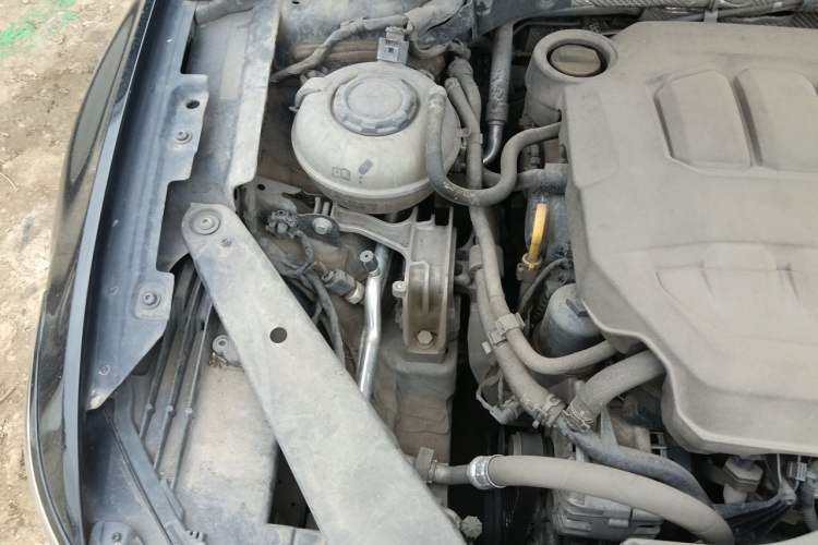 Used Volkswagen Magotan 2023 2 Million Units Limited Edition 330TSI DSG Leading Version Engine Bay Right