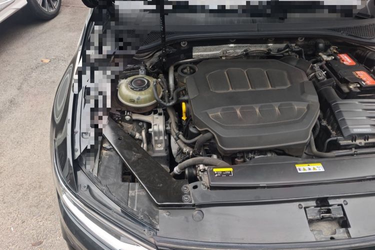 Used Volkswagen Magotan 2023 2 Million Units Commemorative Edition 330TSI DSG Luxury Version Engine Bay Right