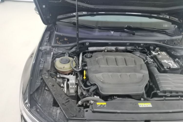 Used Volkswagen Magotan 2023 2 Million Units Commemorative Edition 330TSI DSG Luxury Version Engine Bay Right