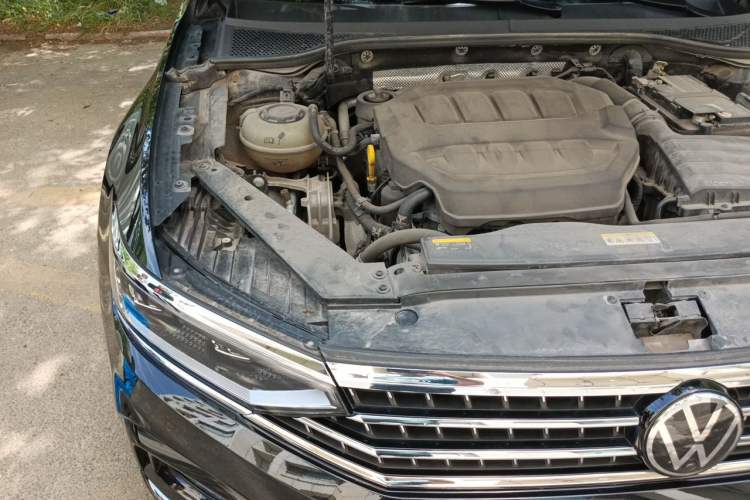 Used Volkswagen Magotan 2023 2 Million Units Limited-Edition 380TSI DSG Flagship Version Engine Bay Right