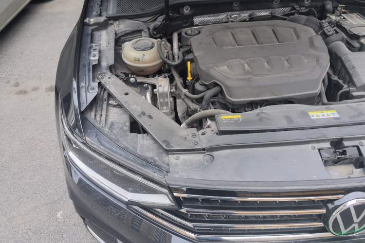 Used Volkswagen Magotan 2023 2 Million Units Limited Edition 330TSI DSG Leading Version Engine Bay Right