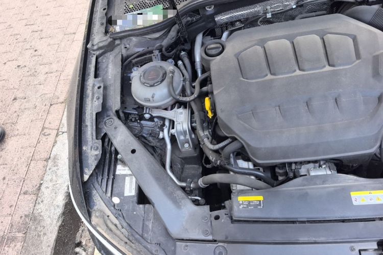 Used Volkswagen Magotan 2023 2 Million Units Limited Edition 330TSI DSG Leading Version Engine Bay Right