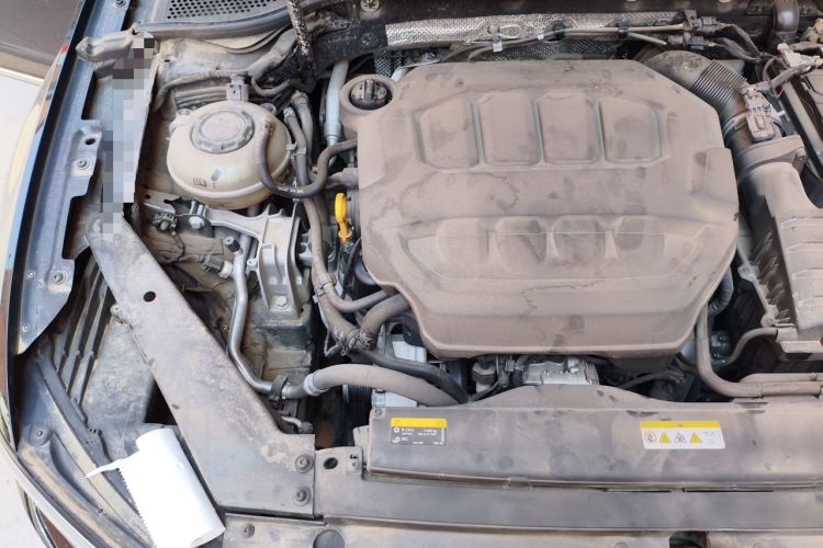 Used Volkswagen Magotan 2023 2 Million Units Commemorative Edition 330TSI DSG Luxury Version Engine Bay Right