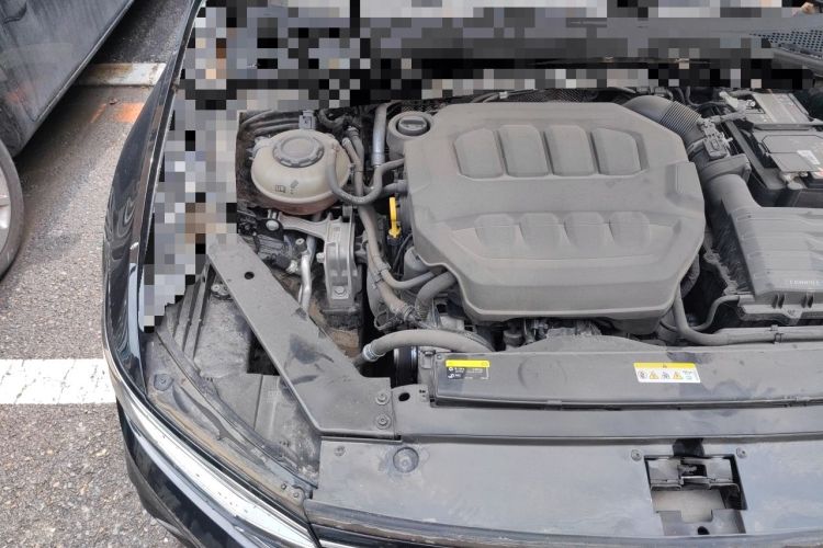Used Volkswagen Magotan 2023 2 Million Units Commemorative Edition 330TSI DSG Luxury Version Engine Bay Right