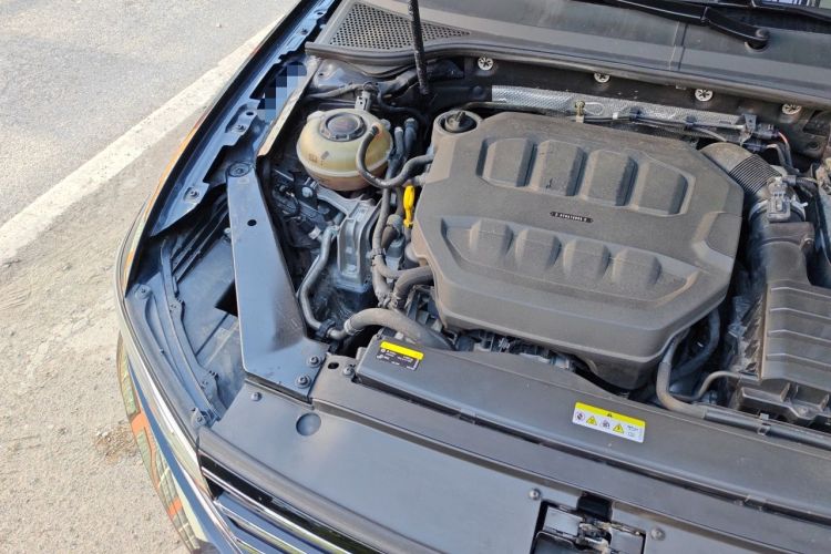 Used Volkswagen Magotan 2023 2 Million Units Limited Edition 330TSI DSG Leading Version Engine Bay Right