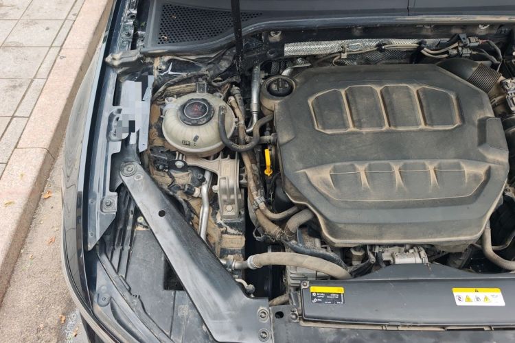 Used Volkswagen Magotan 2023 2 Million Units Limited Edition 330TSI DSG Leading Version Engine Bay Right