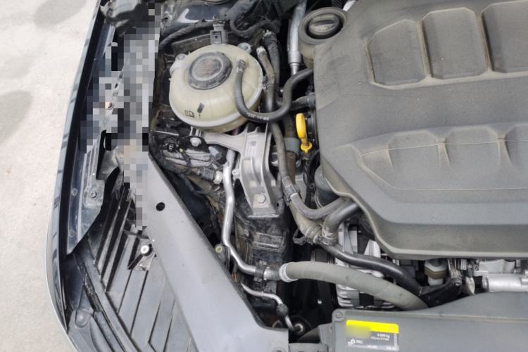 Used Volkswagen Magotan 2023 2 Million Units Limited-Edition 380TSI DSG Flagship Version Engine Bay Right